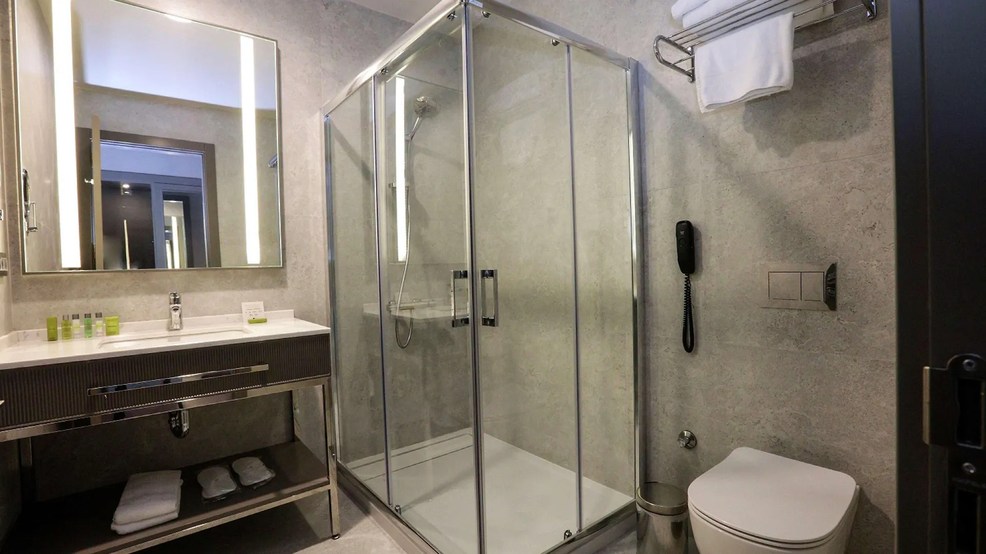 ****  Doubletree By Hilton Izmir Airport Hotel Turkey