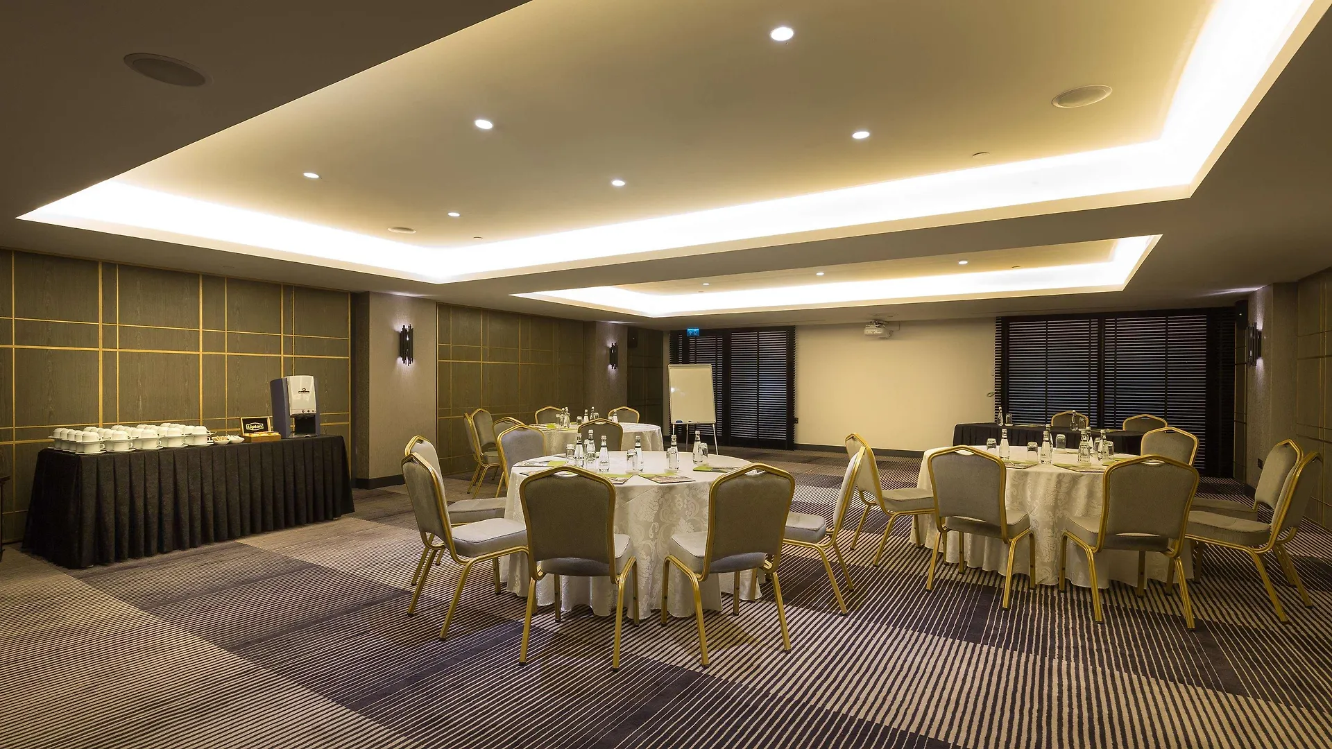 Doubletree By Hilton Izmir Airport Hotel