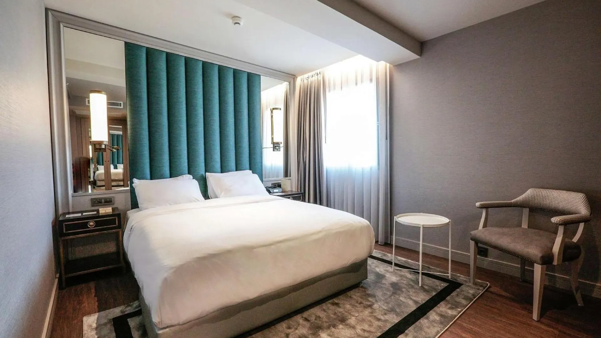 Doubletree By Hilton Izmir Airport Hotel