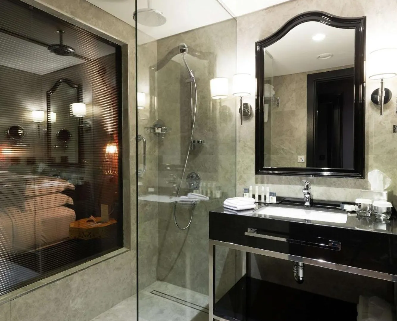 Doubletree By Hilton Izmir Airport Hotel