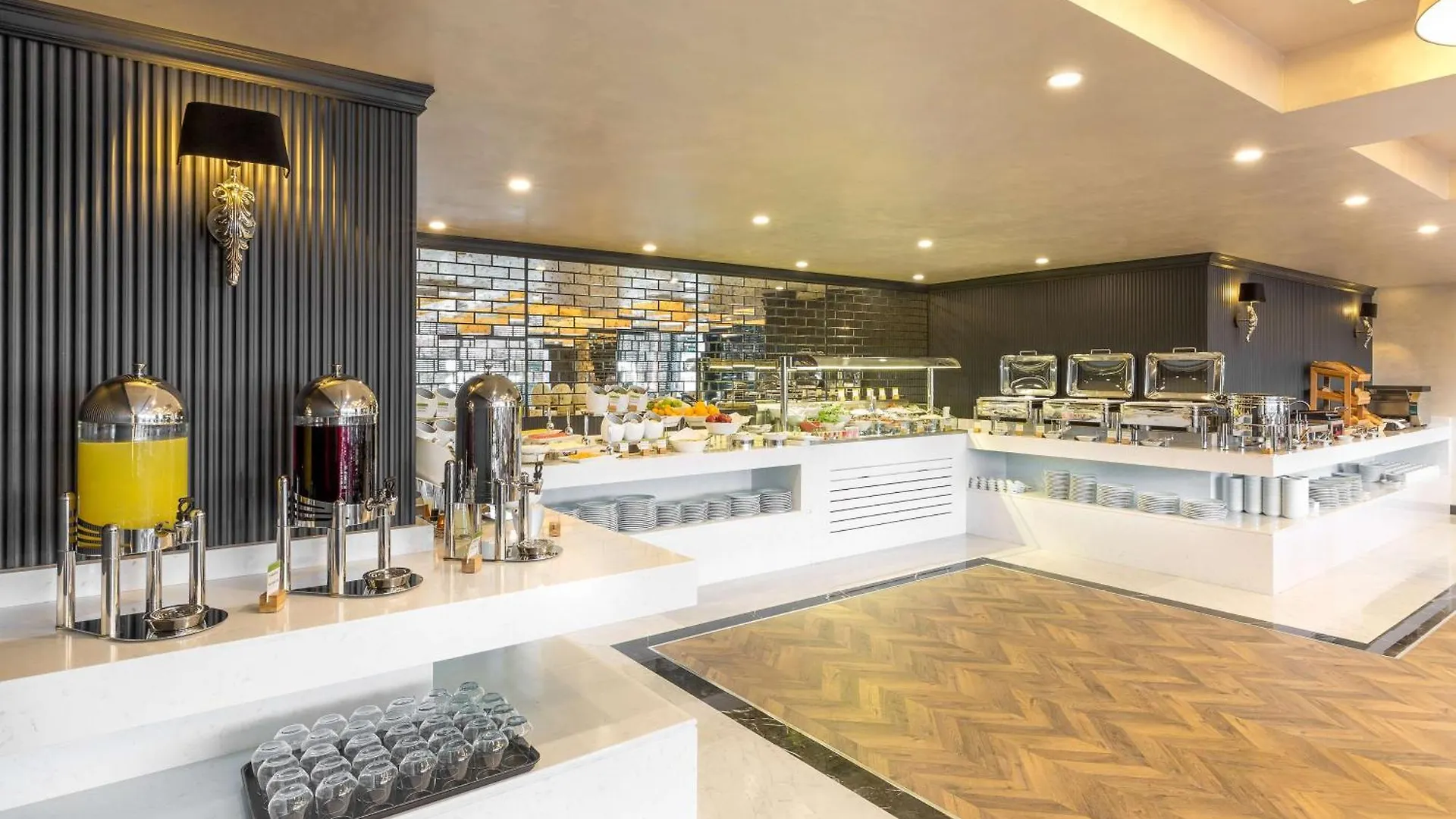 Doubletree By Hilton Izmir Airport Hotel