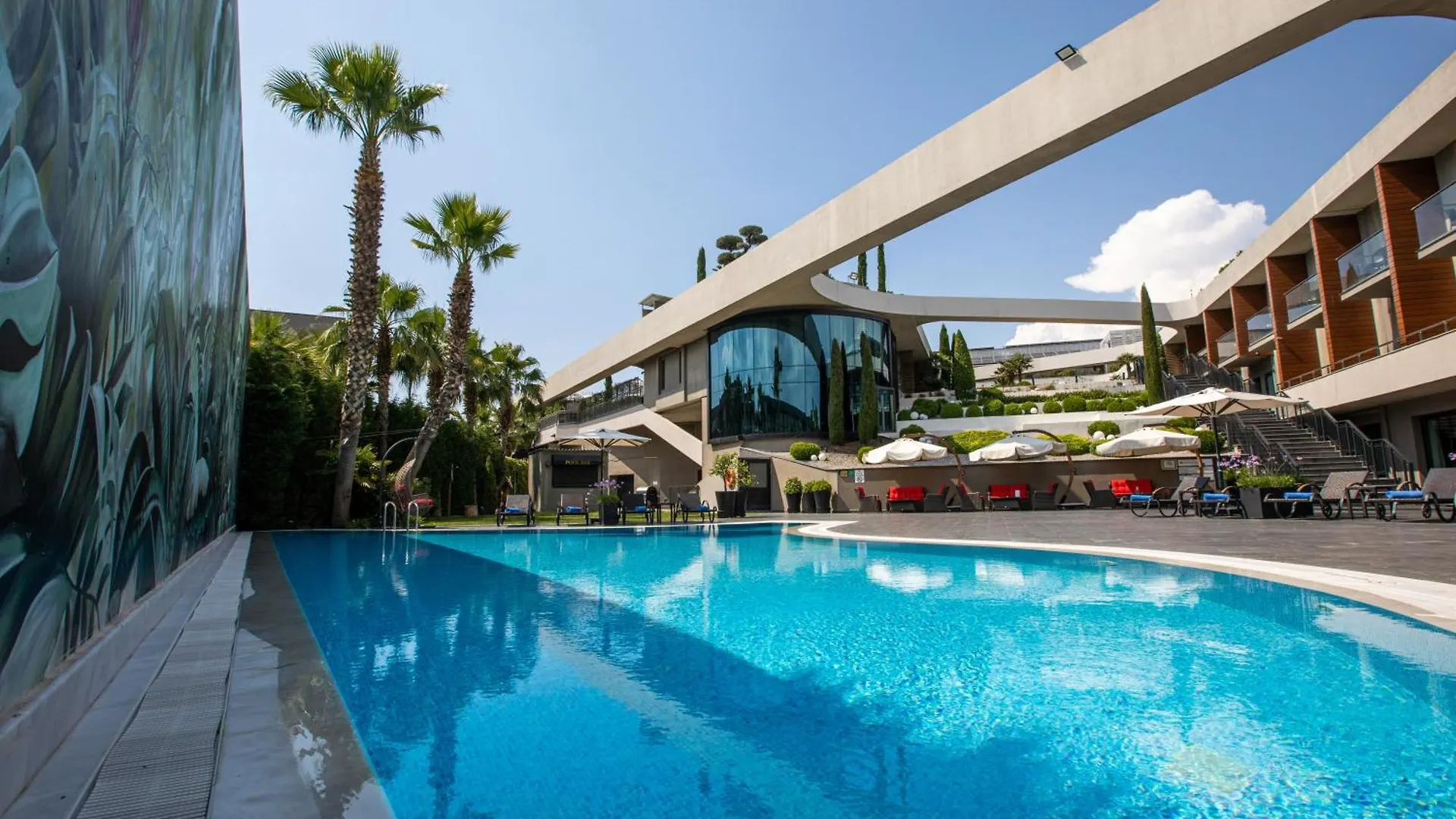 Doubletree By Hilton Izmir Airport Hotel