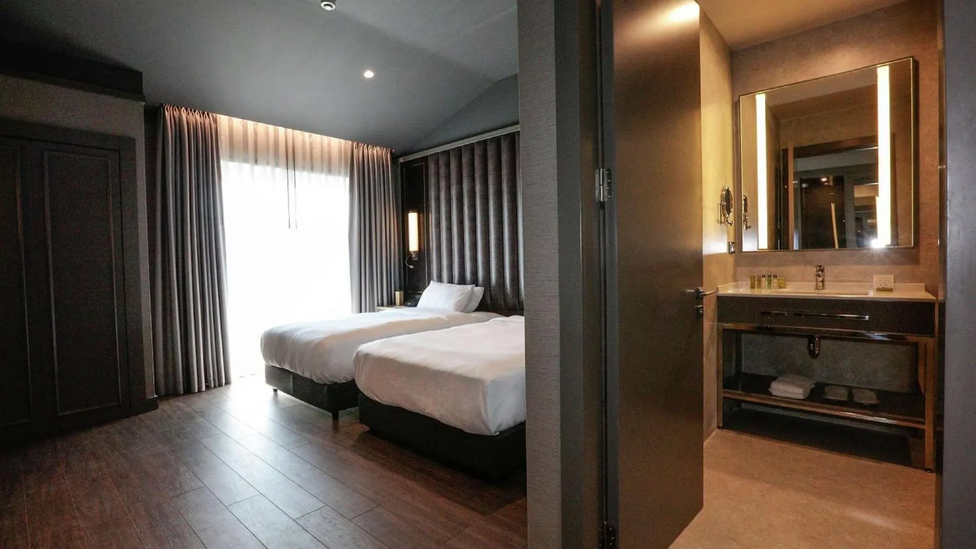 Отель Doubletree By Hilton Izmir Airport