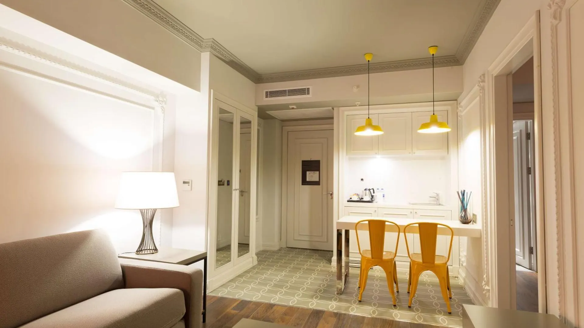 Отель Doubletree By Hilton Izmir Airport