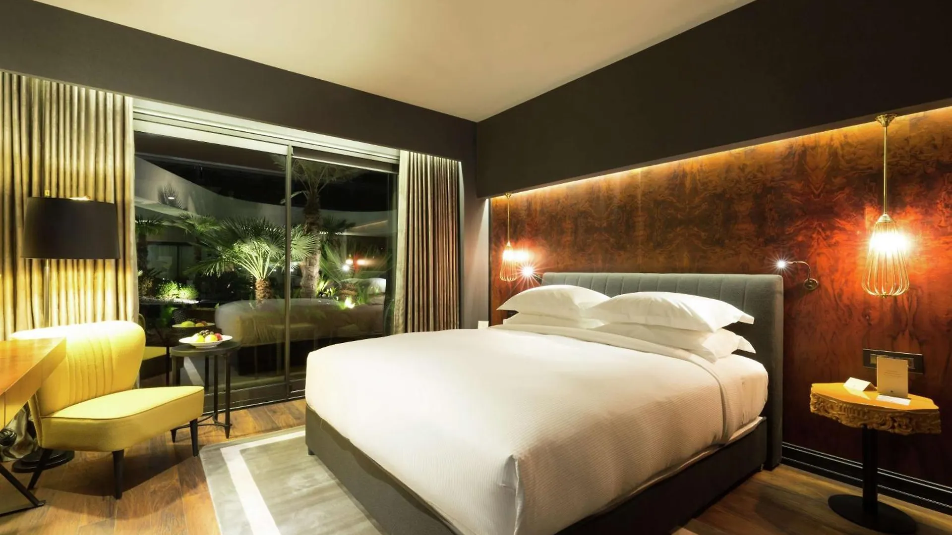 Отель Doubletree By Hilton Izmir Airport