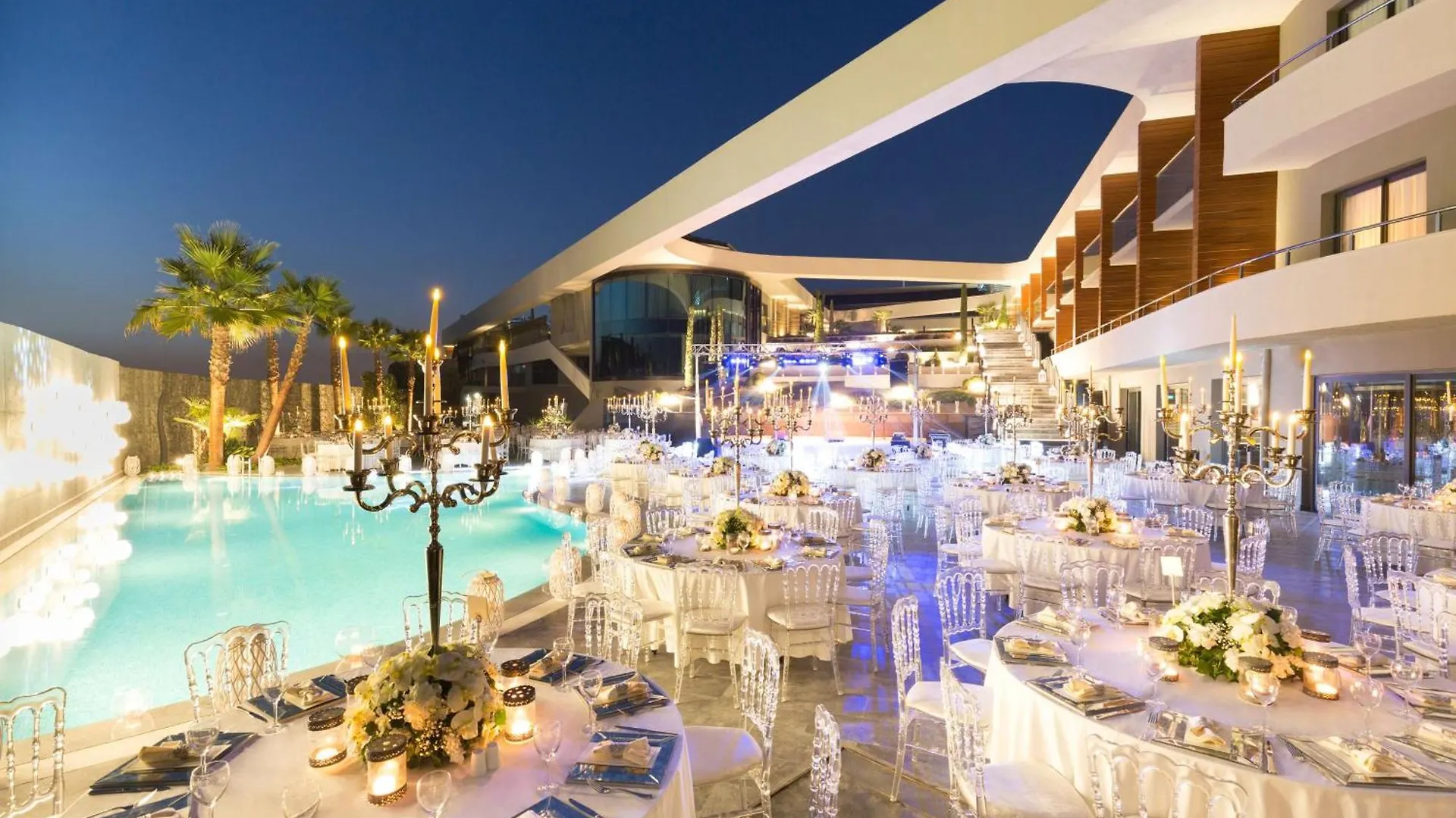 Отель Doubletree By Hilton Izmir Airport 4*,  Турция